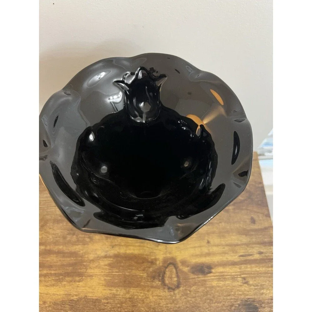 Vintage Black Glass Tulip Motif Fan Vase MCM unbranded Gorgeous Boho Cottagecore